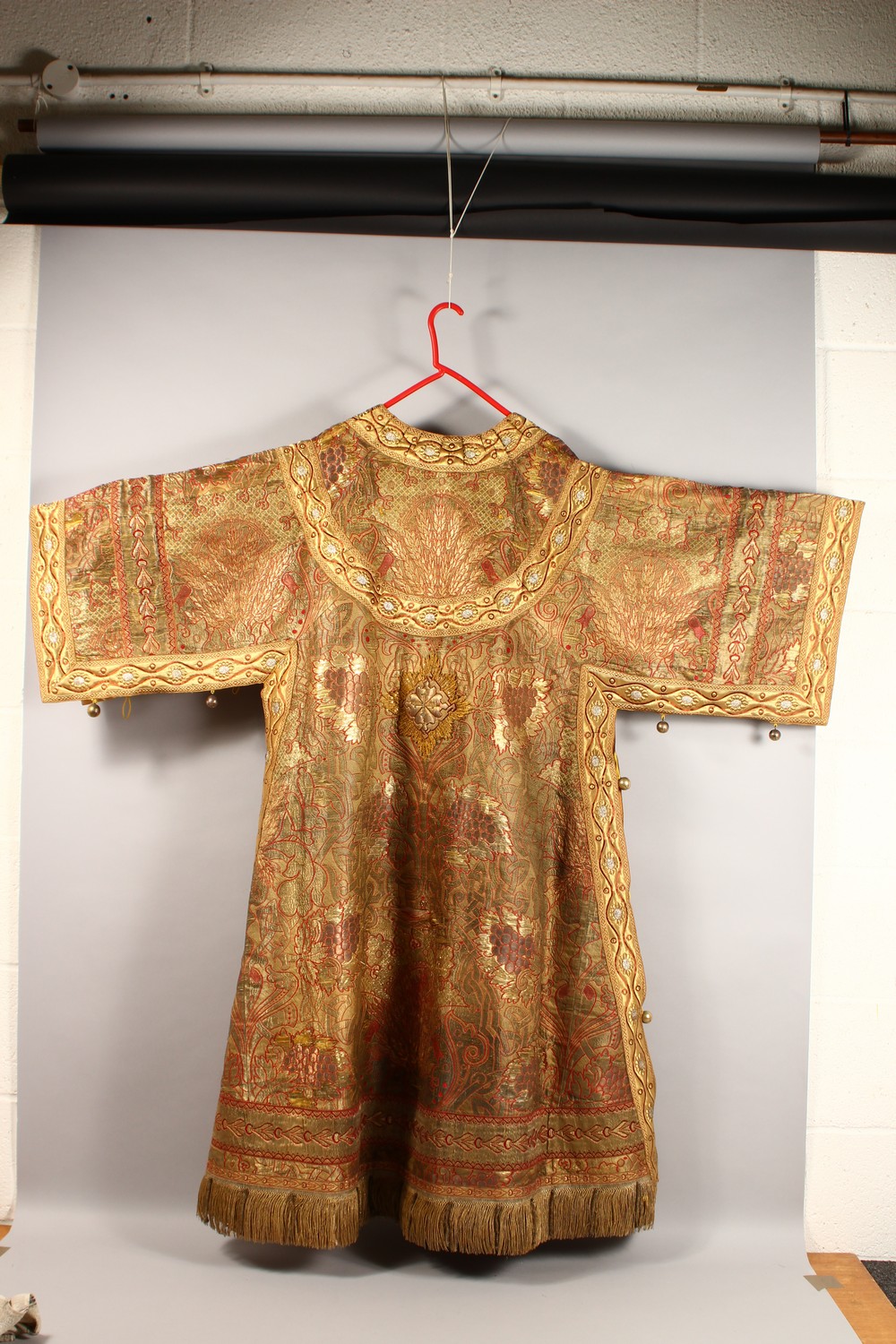 AN UNUSUAL EARLY 20TH CENTURY RUSSIAN COAT, with highly ornate gold thread embroidered decoration, - Image 11 of 22