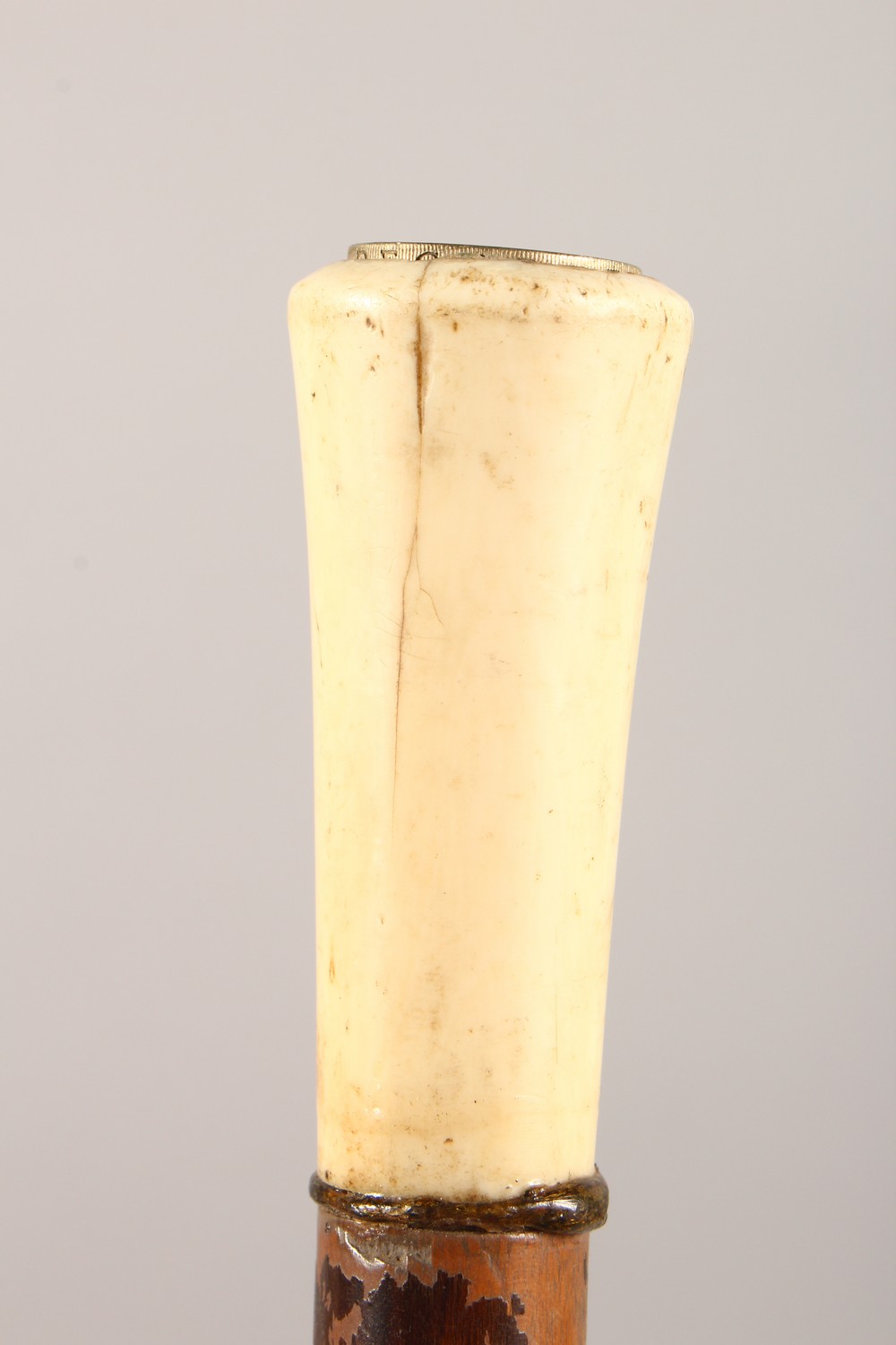 AN IVORY HANDLED WALKING STICK. 35ins long. - Image 3 of 5