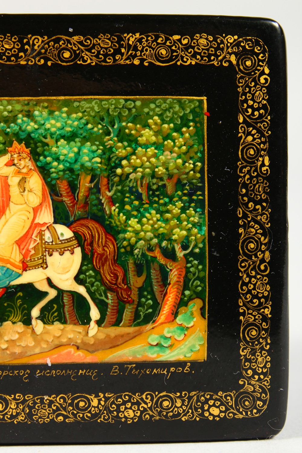 A RUSSIAN BLACK PAPIER MACHE BOX, "Knight and Lady on Horseback", in original cardboard box. 4. - Image 7 of 14