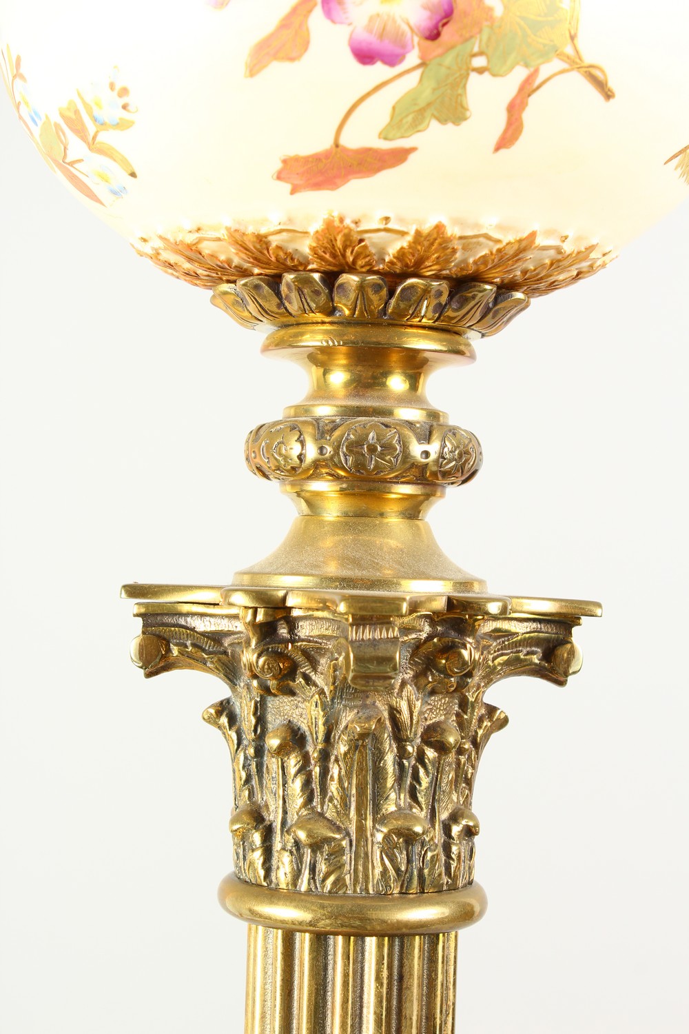 A GOOD BRASS CORINTHIAN COLUMN TABLE LAMP, possibly converted from an oil lamp, with Royal Worcester - Image 6 of 9