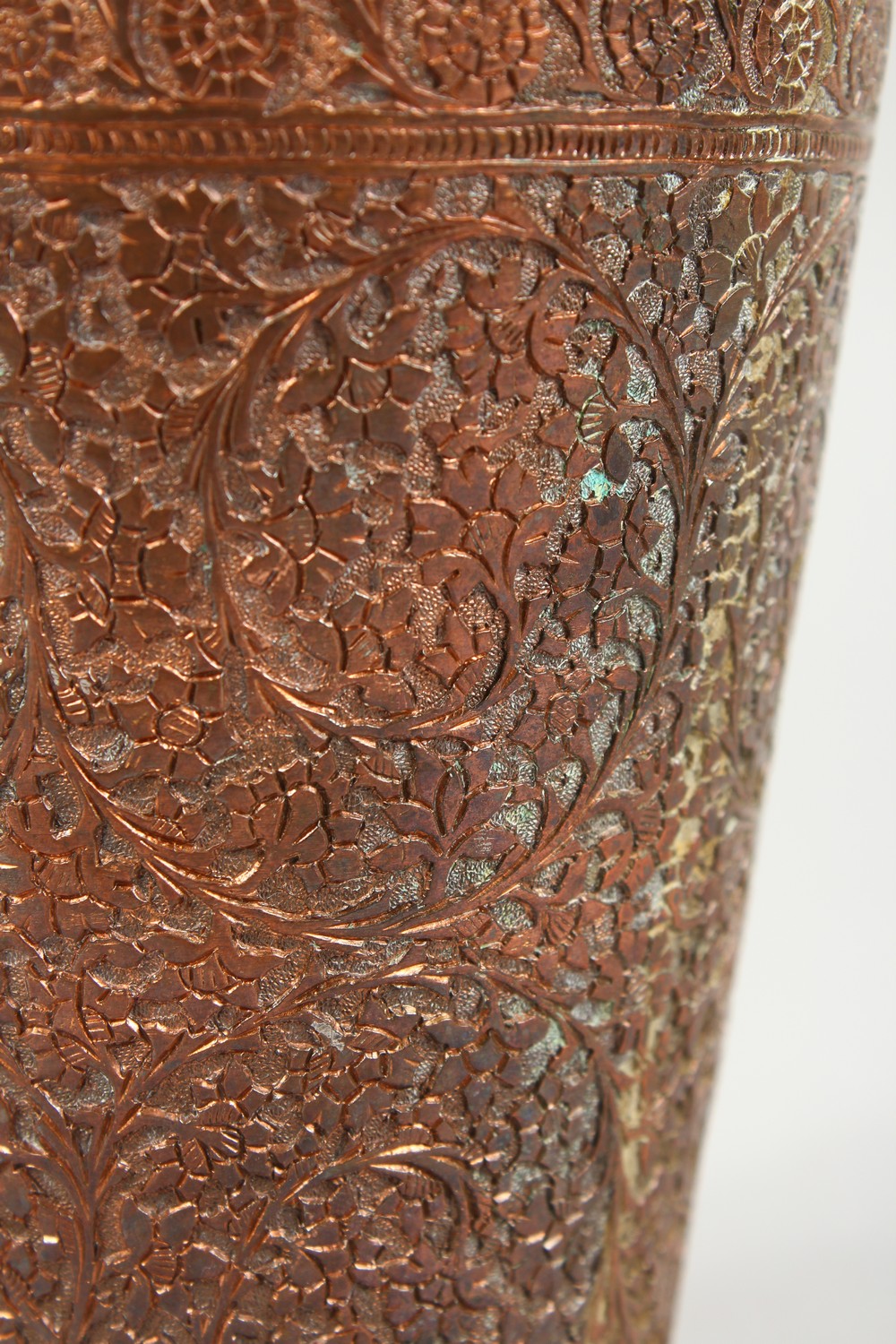 A 19TH CENTURY EASTERN FOLIATE ENGRAVED COPPER BEAKER. 4.75ins high. - Image 2 of 2