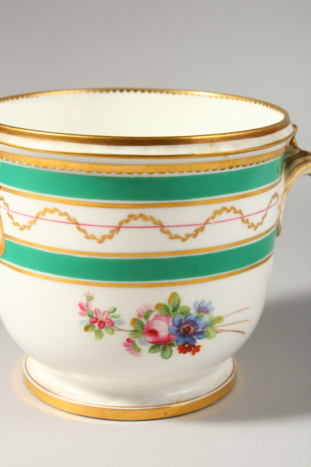 A MINTON CACHE POT, painted with Sevres style flowers under green bands and gilt swags around a - Image 4 of 8