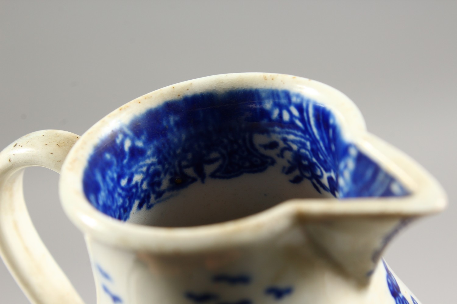 A WILLOW PATTERN DESIGN SPARROW BEAK JUG. 3.5ins high. - Image 10 of 11