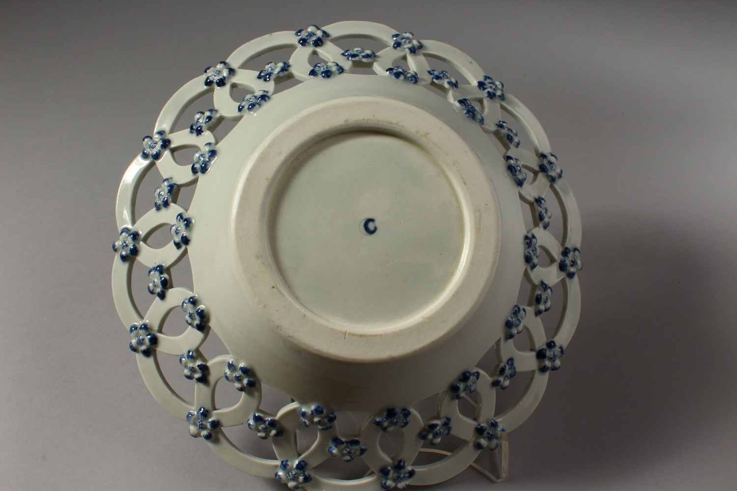 A WORCESTER BLUE AND WHITE OPEN WORK BASKET, decorated with fir cones and an elaborate border, - Image 8 of 10