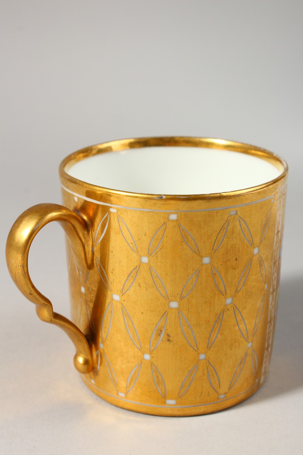 A BEAUTIFULLY PAINTED AND GILDED PARIS PORCELAIN MUG, having flowers in a basket on a solid gilt - Image 5 of 9