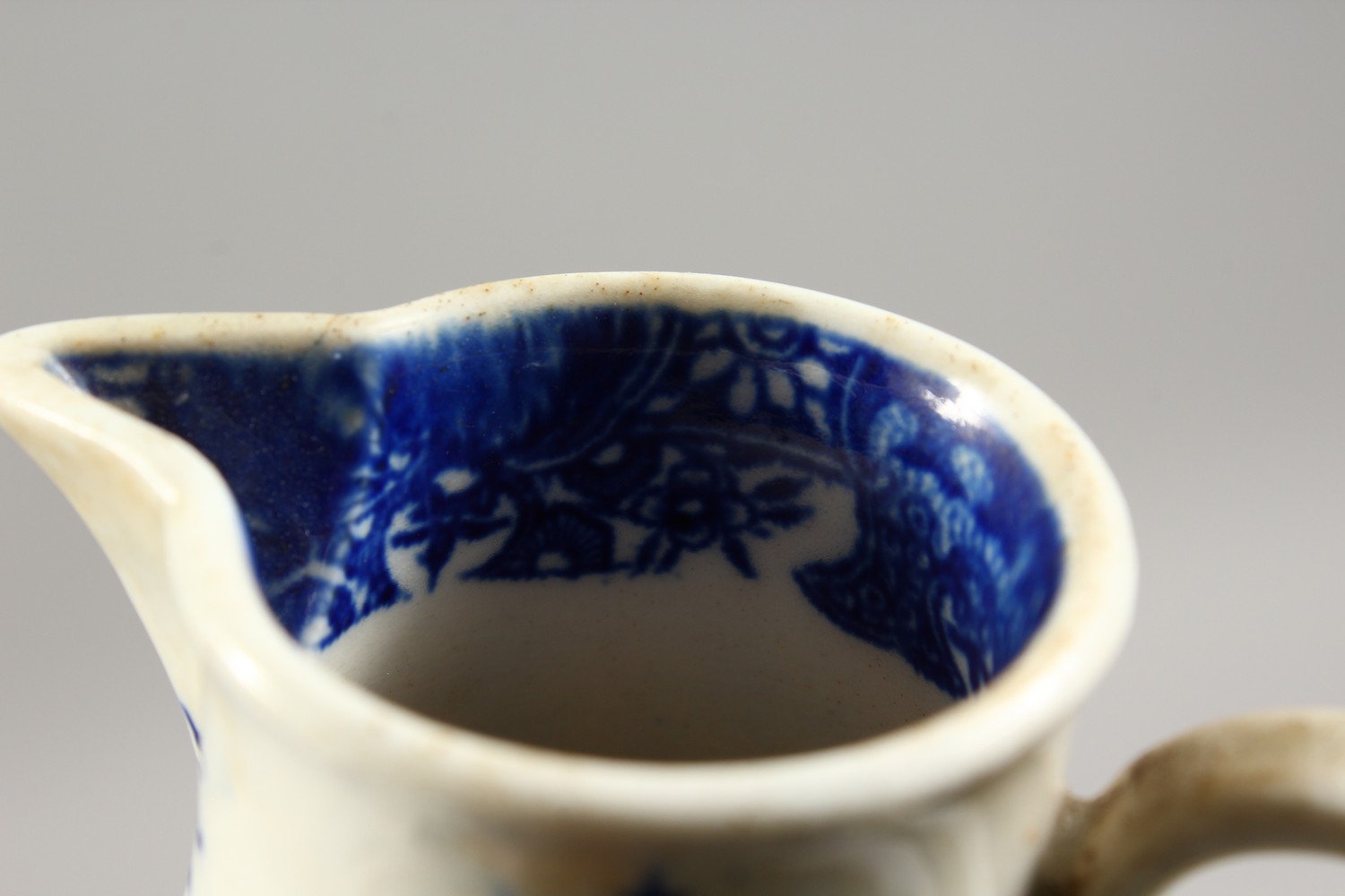 A WILLOW PATTERN DESIGN SPARROW BEAK JUG. 3.5ins high. - Image 8 of 11