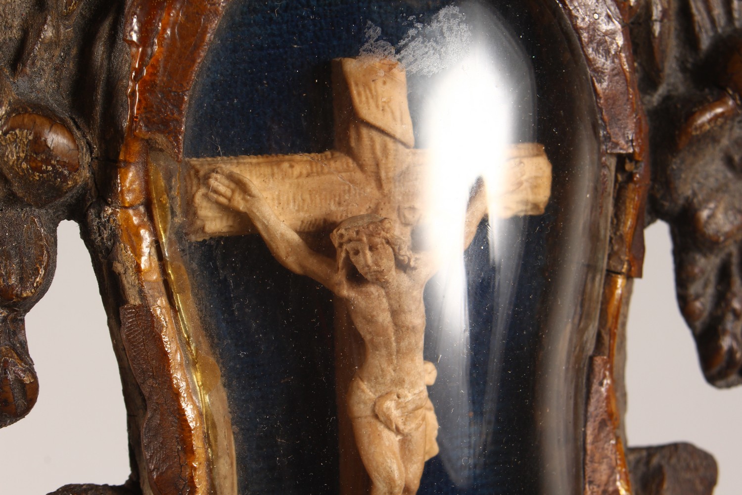 A SMALL 19TH CENTURY CARVED WOOD CORPUS CHRISTI, in a glazed, carved wood frame. 10ins high. - Image 4 of 11