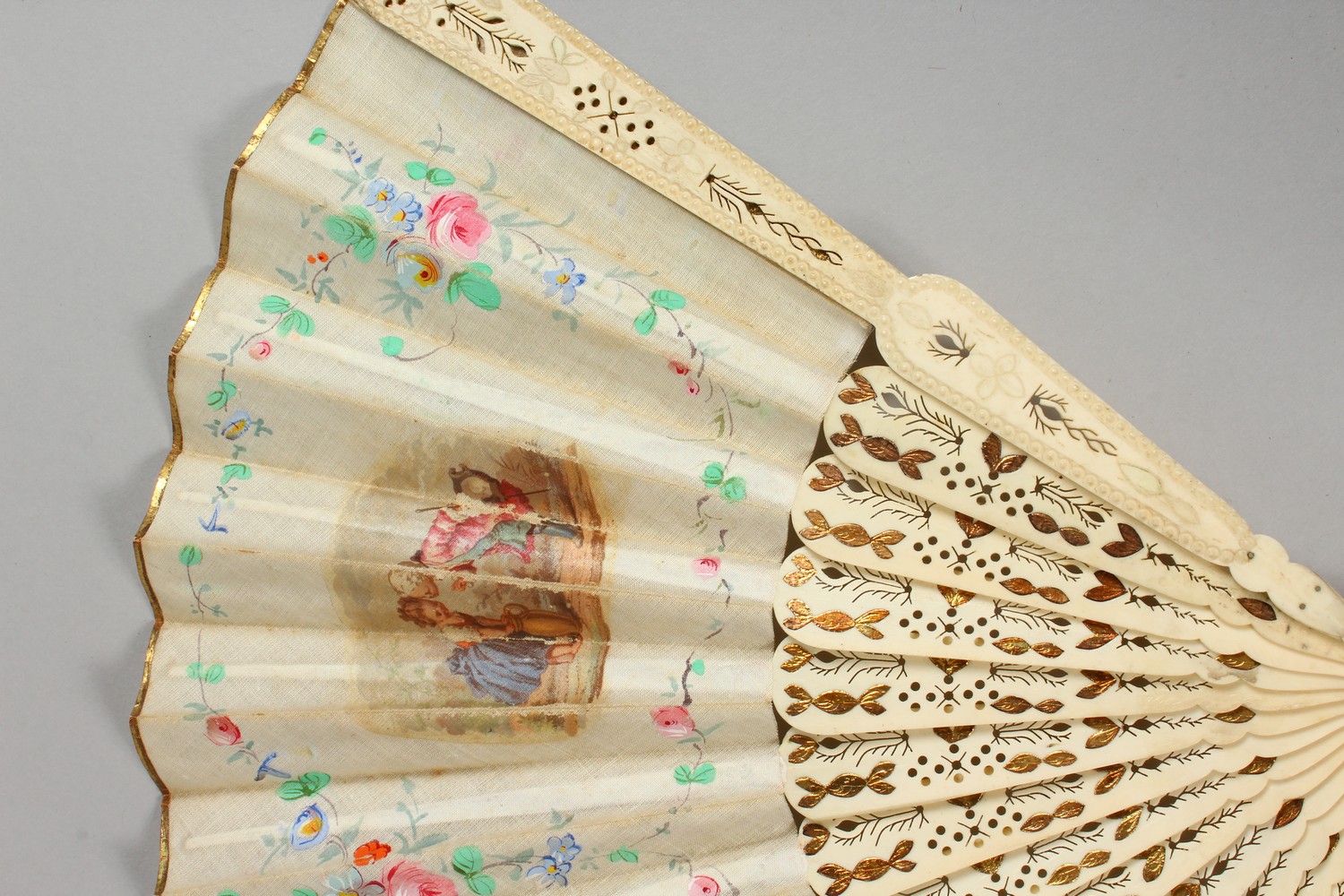 A VICTORIAN BONE FAN, painted with children. 10.5ins long. - Image 5 of 6