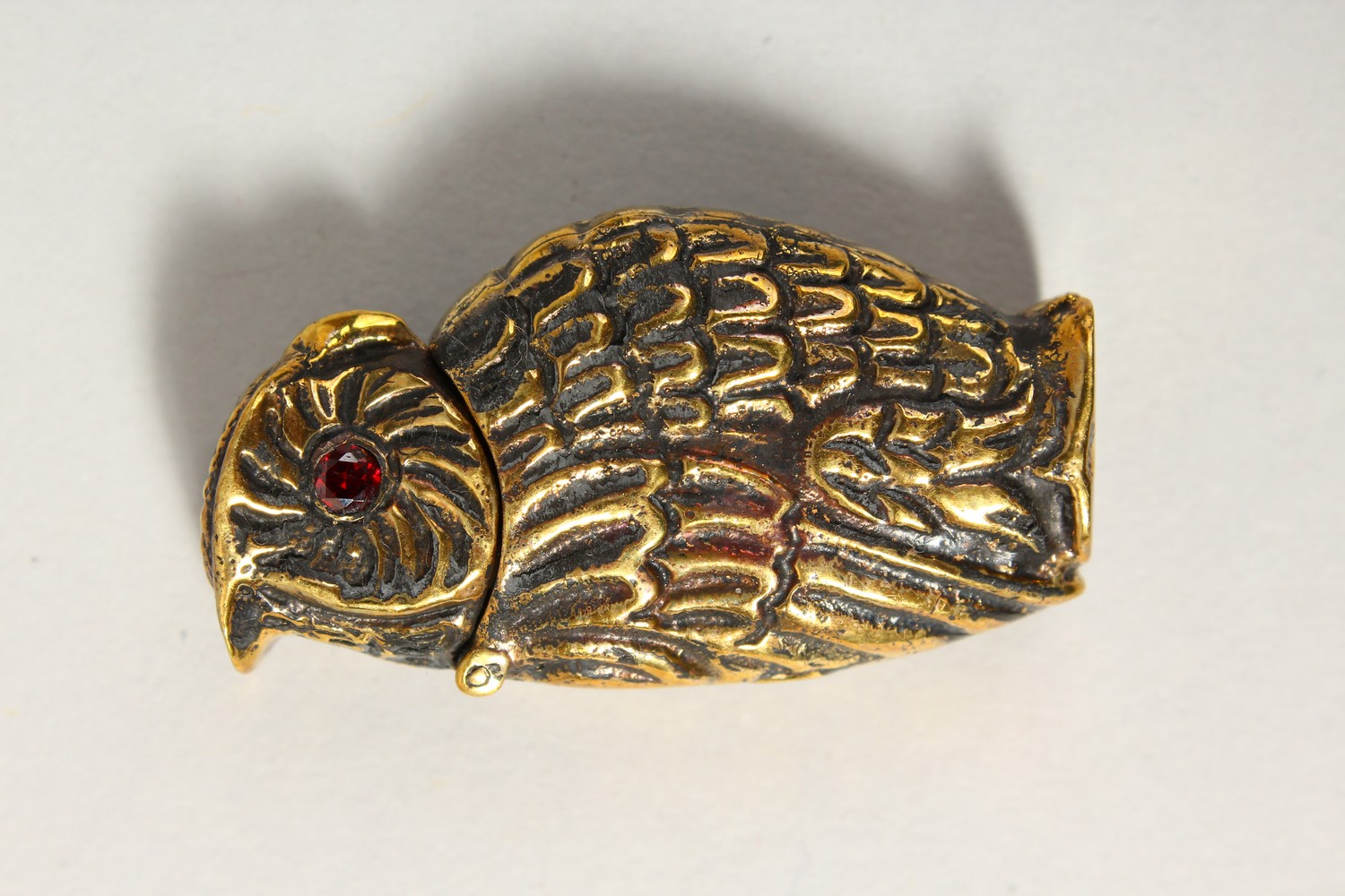 A BRASS OWL VESTA. - Image 2 of 3