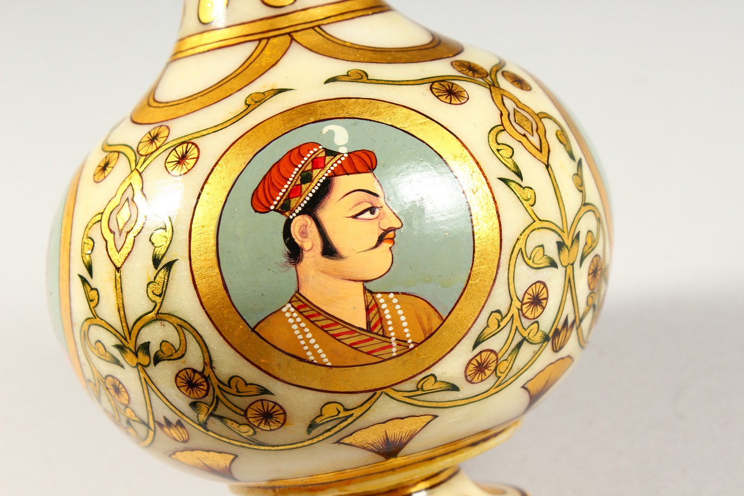 AN INDIAN PAINTED AND GILDED ALABASTER WATER BOTTLE. 9.75ins high. - Image 5 of 5