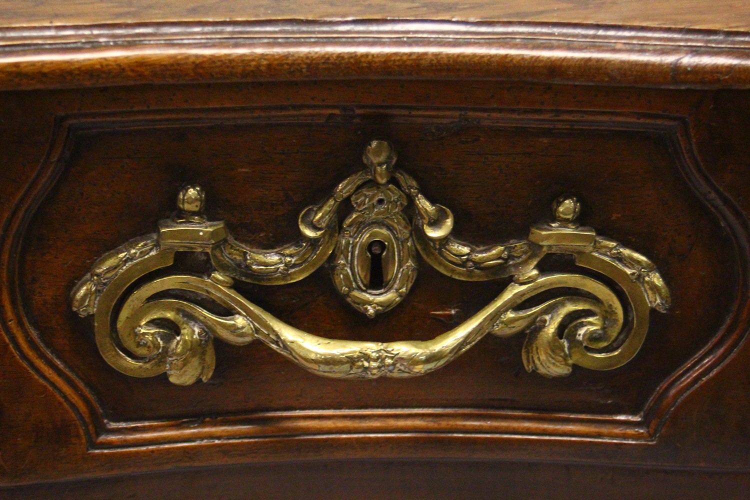 A LOUIS XV STYLE FRENCH OAK SERPENTINE FRONT COMMODE, comprising two short and two long drawers, all - Image 3 of 14