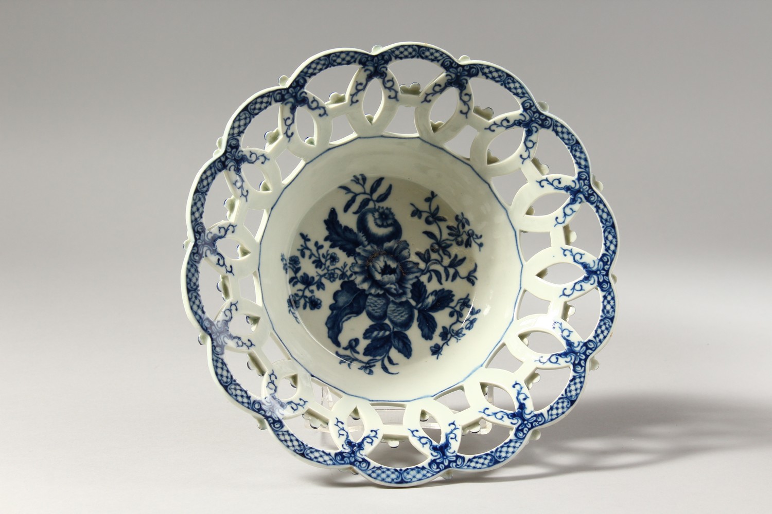 A WORCESTER BLUE AND WHITE OPEN WORK BASKET, decorated with fir cones and an elaborate border, - Image 3 of 10
