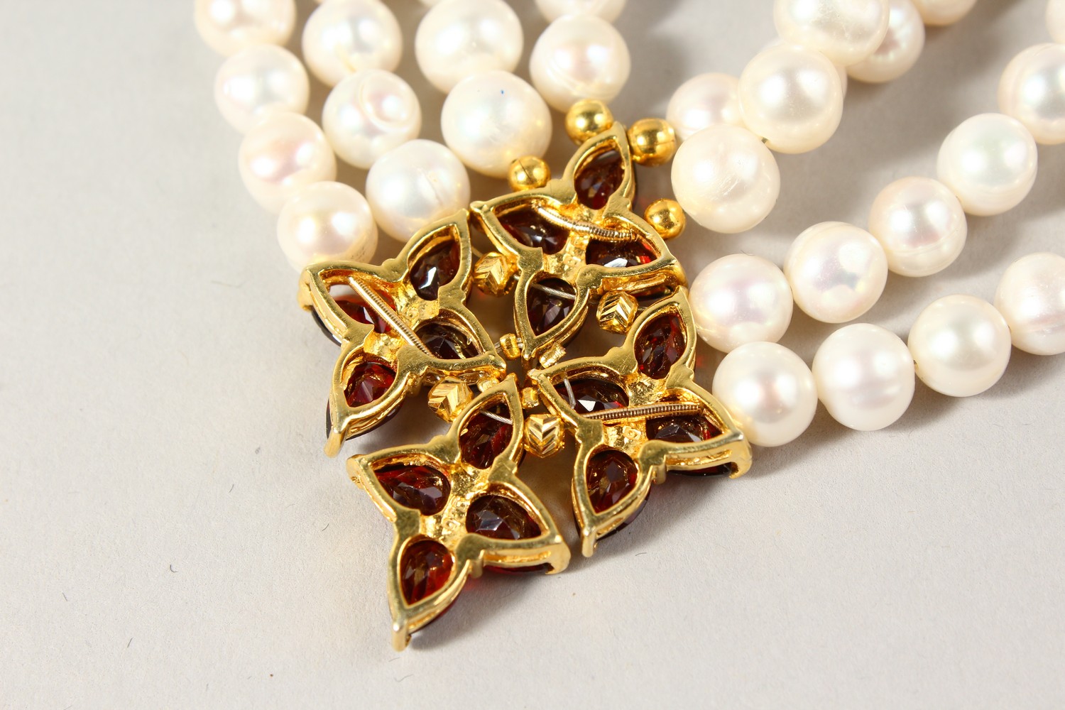 A FOUR ROW PEARL, SILVER AND GOLD PLATED NECKLACE. - Image 5 of 6