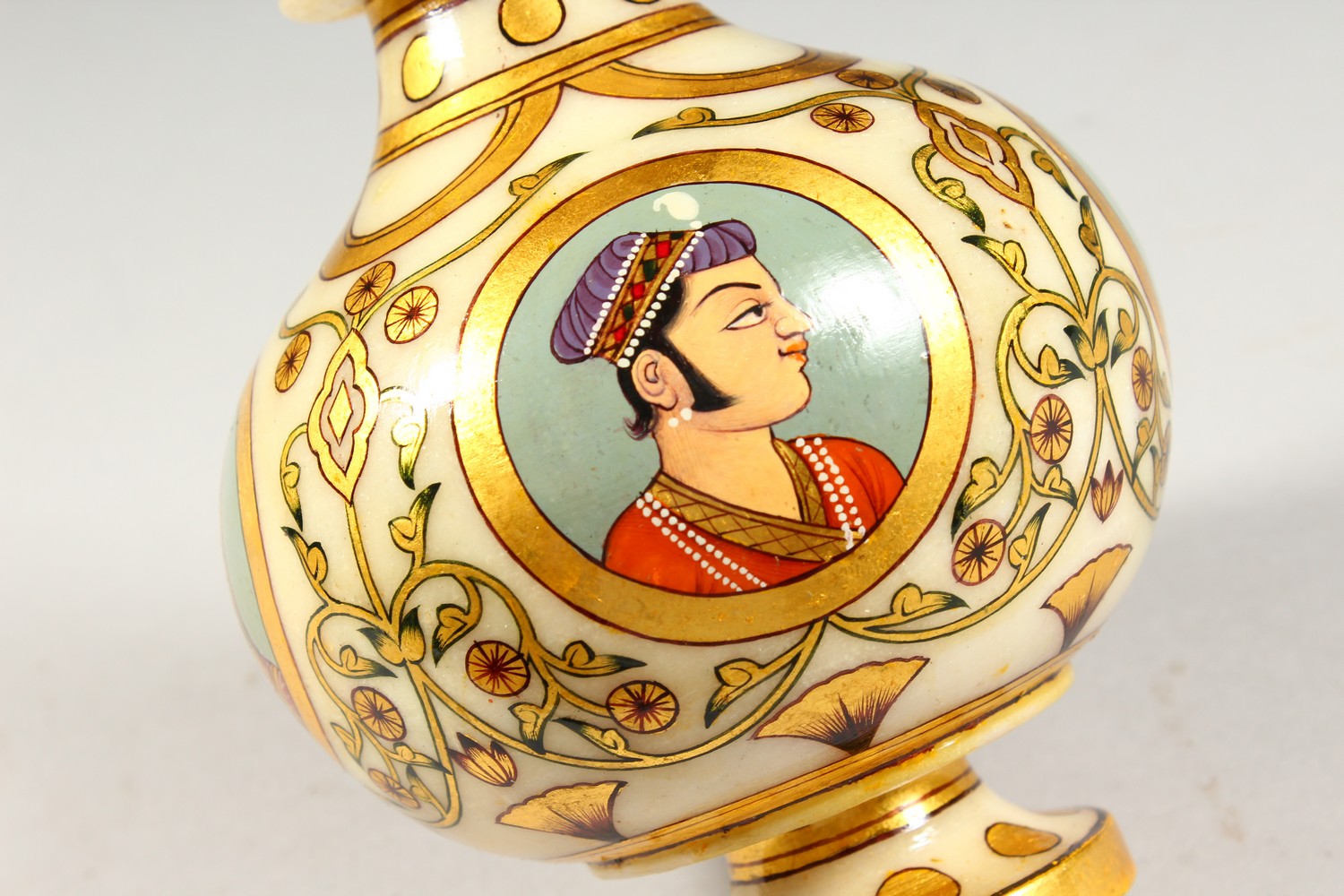 AN INDIAN PAINTED AND GILDED ALABASTER WATER BOTTLE. 9.75ins high. - Image 3 of 5