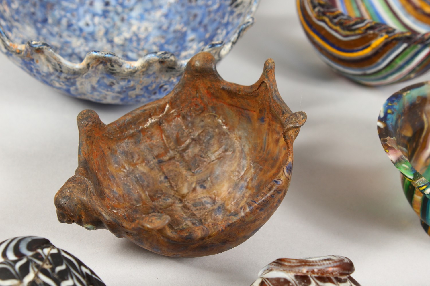 A COLLECTION OF ROMAN GLASS BOWLS AND JARS, models of birds and animals and a tortoise shaped - Image 5 of 8