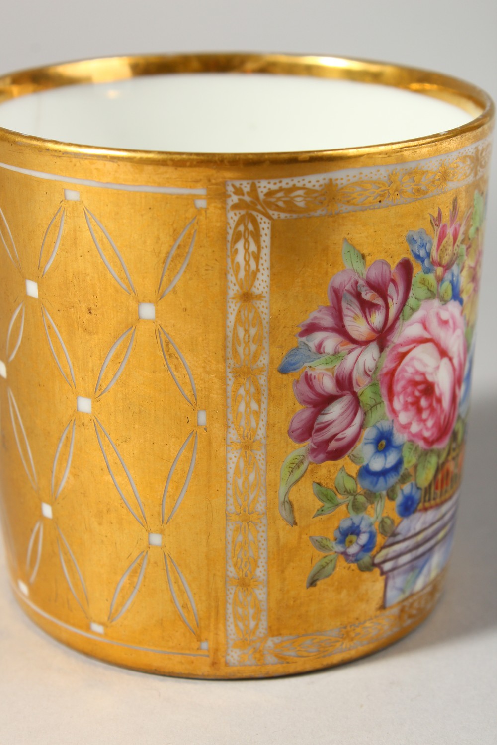 A BEAUTIFULLY PAINTED AND GILDED PARIS PORCELAIN MUG, having flowers in a basket on a solid gilt - Image 6 of 9