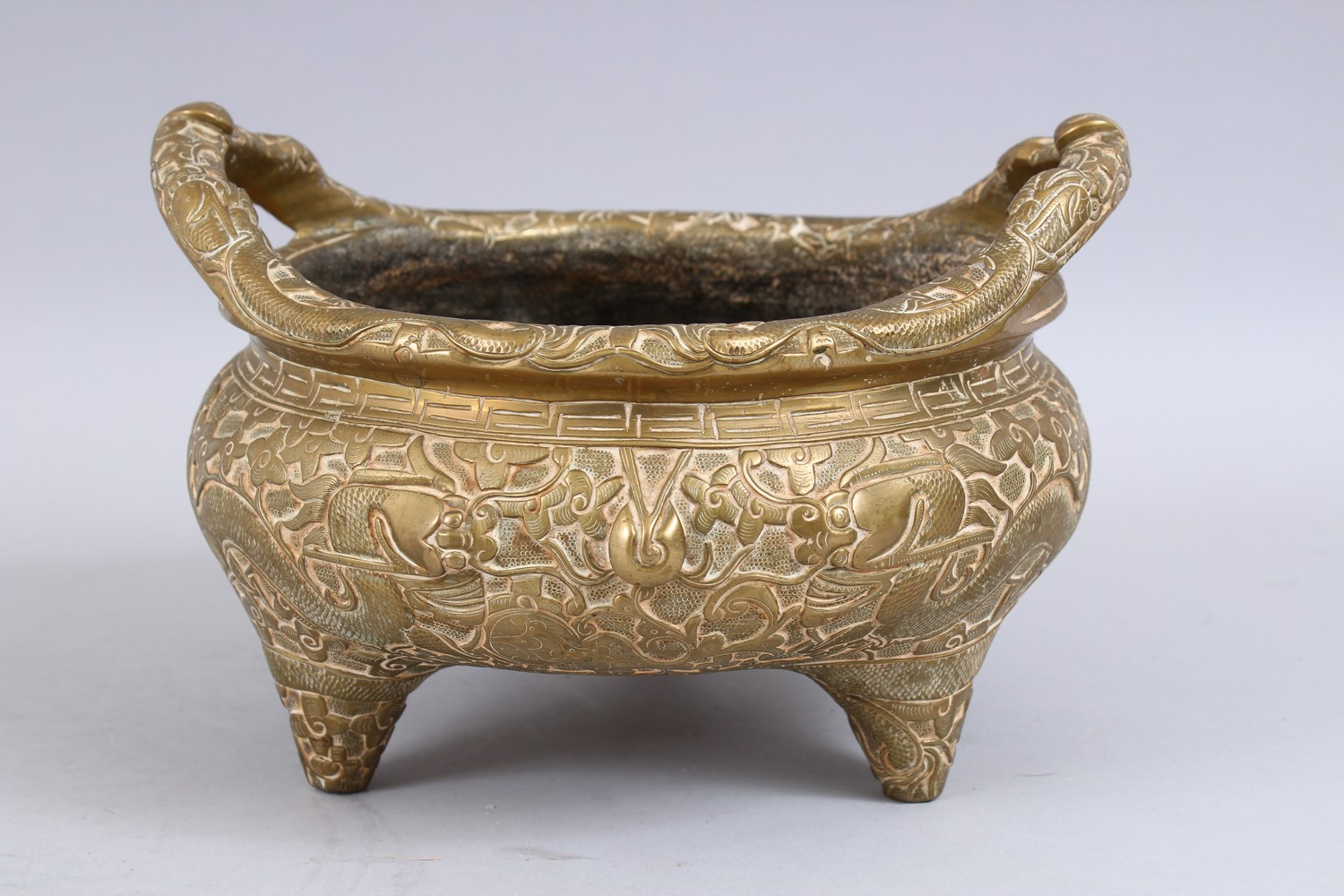 A HEAVY 20TH CENTURY CHINESE BRONZE TRIPOD CENSER, the body with chilongs, the base with a six - Image 3 of 8