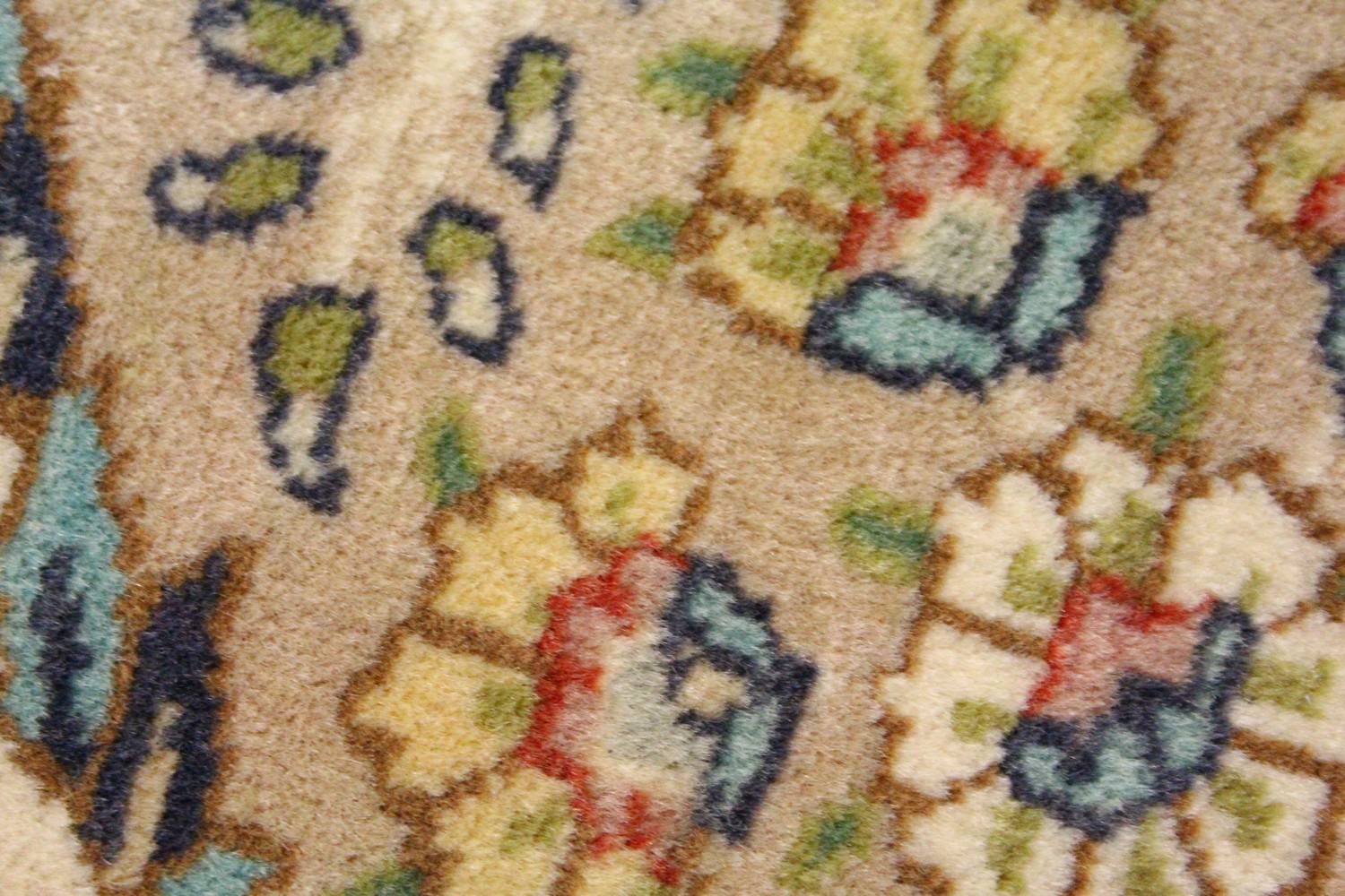 A GOOD PERSIAN CARPET, 20TH CENTURY, beige ground with central floral panel within a similar border. - Image 21 of 24