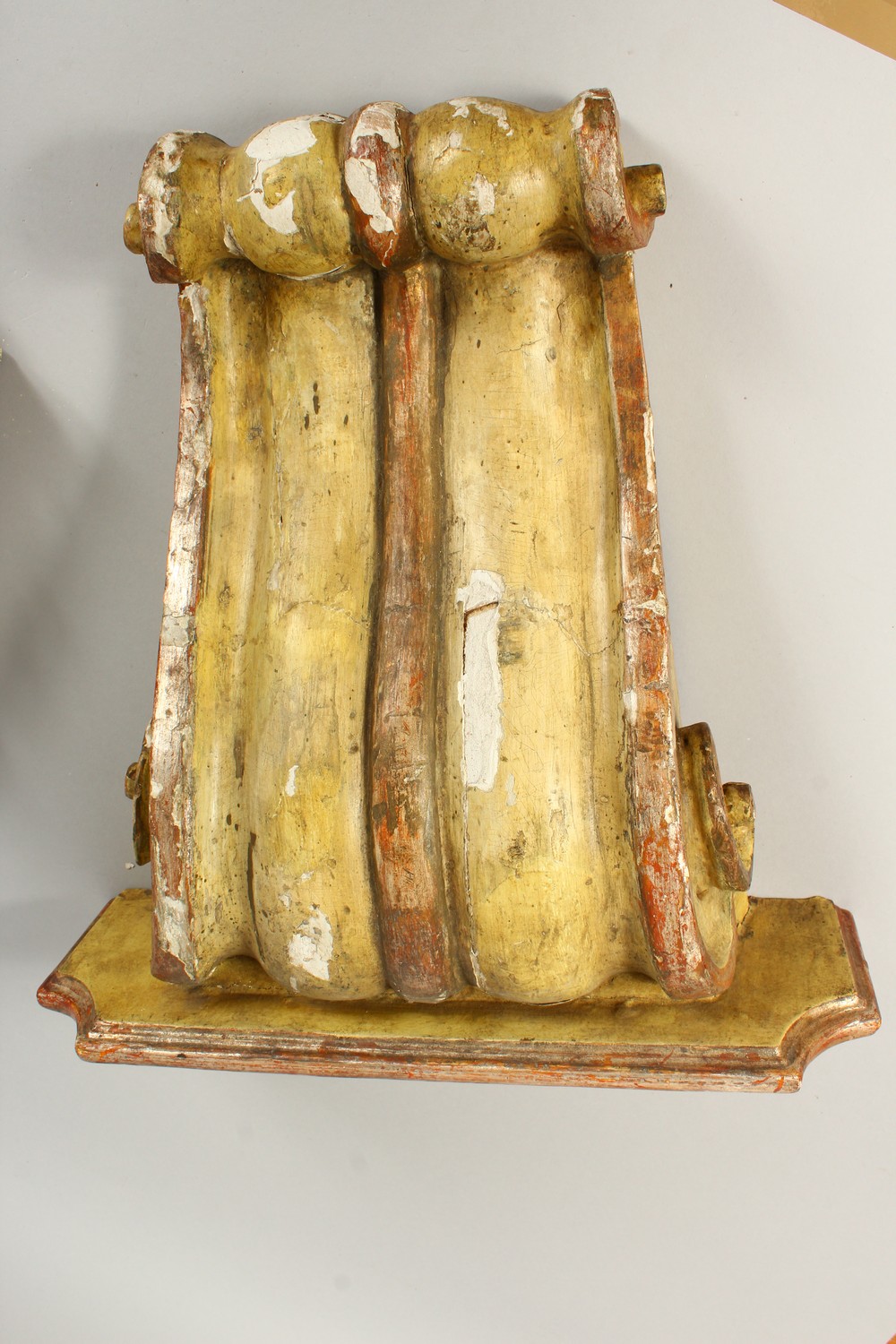 A PAIR OF 19TH/20TH CENTURY CARVED, GESSO AND PAINTED SCROLLING WALL BRACKETS. 41cms high x 40cms - Image 4 of 10