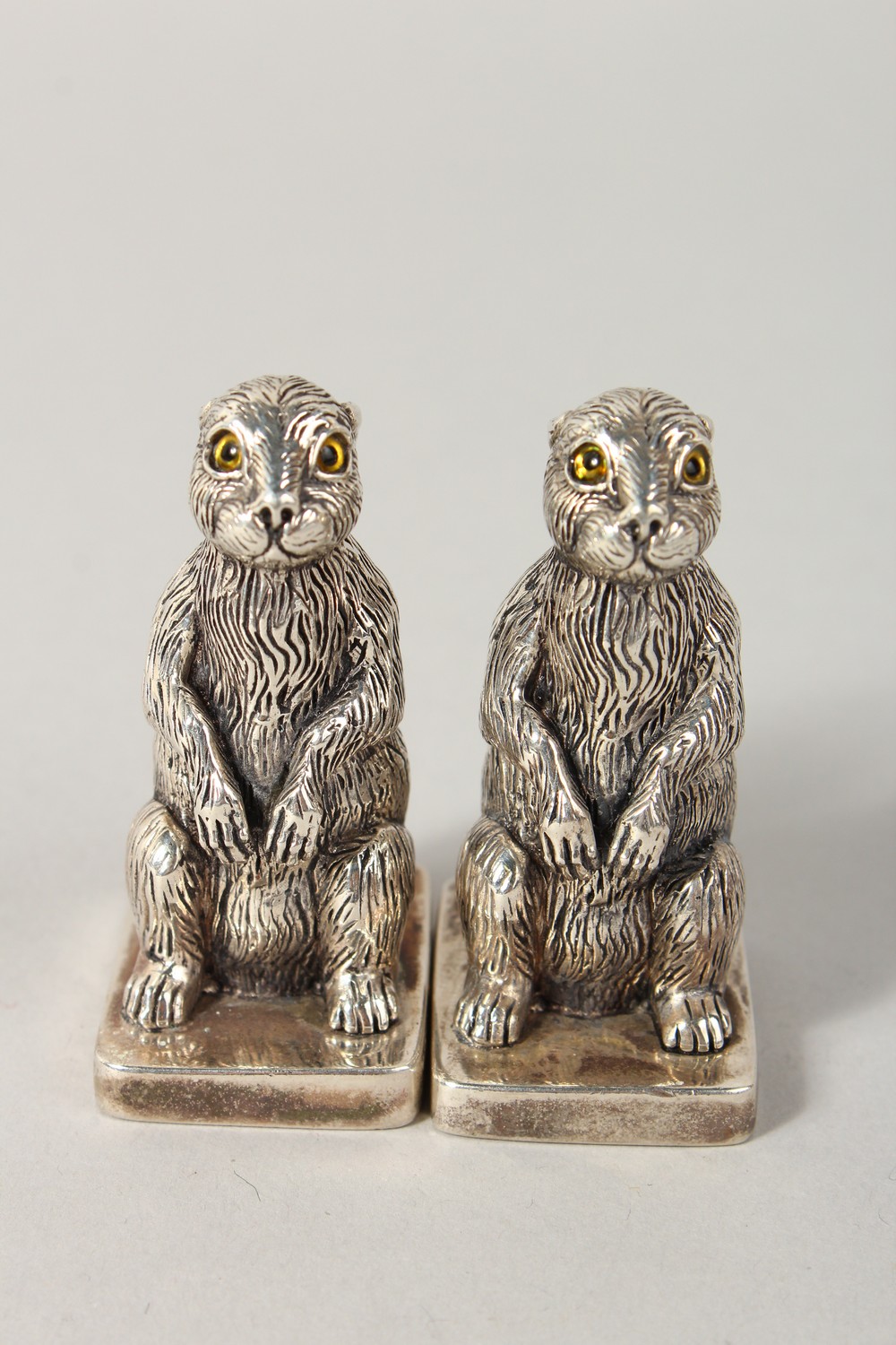 A GOOD PAIR OF HEAVY CAST SILVER SEATED RABBIT SALT AND PEPPERS. 2.25ins high. - Image 2 of 6