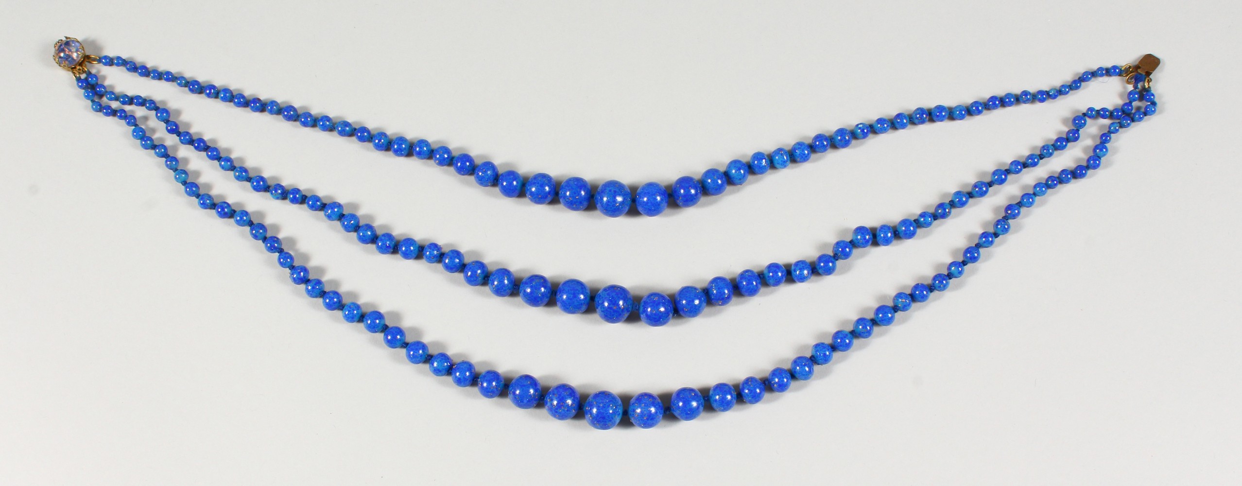 A LAPIS STYLE THREE-ROW NECKLACE. - Image 9 of 9
