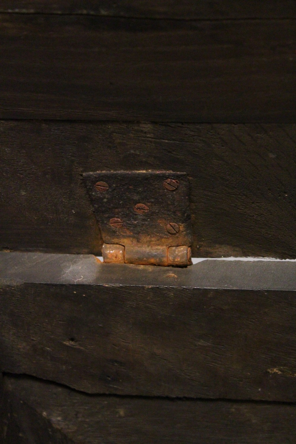 AN 18TH CENTURY OAK COFFER BACH, with rising top, panelled front and two drawers, on stile feet. 4ft - Image 7 of 10