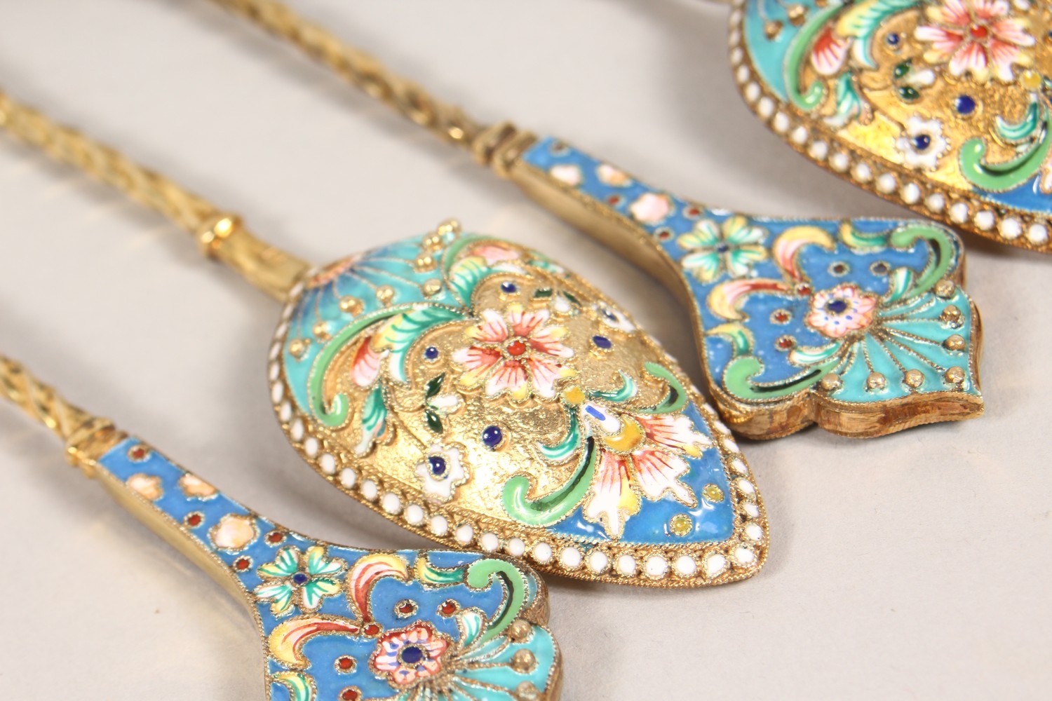 A SET OF SIX RUSSIAN SILVER AND ENAMEL TEASPOONS. 6ins long. - Image 3 of 4