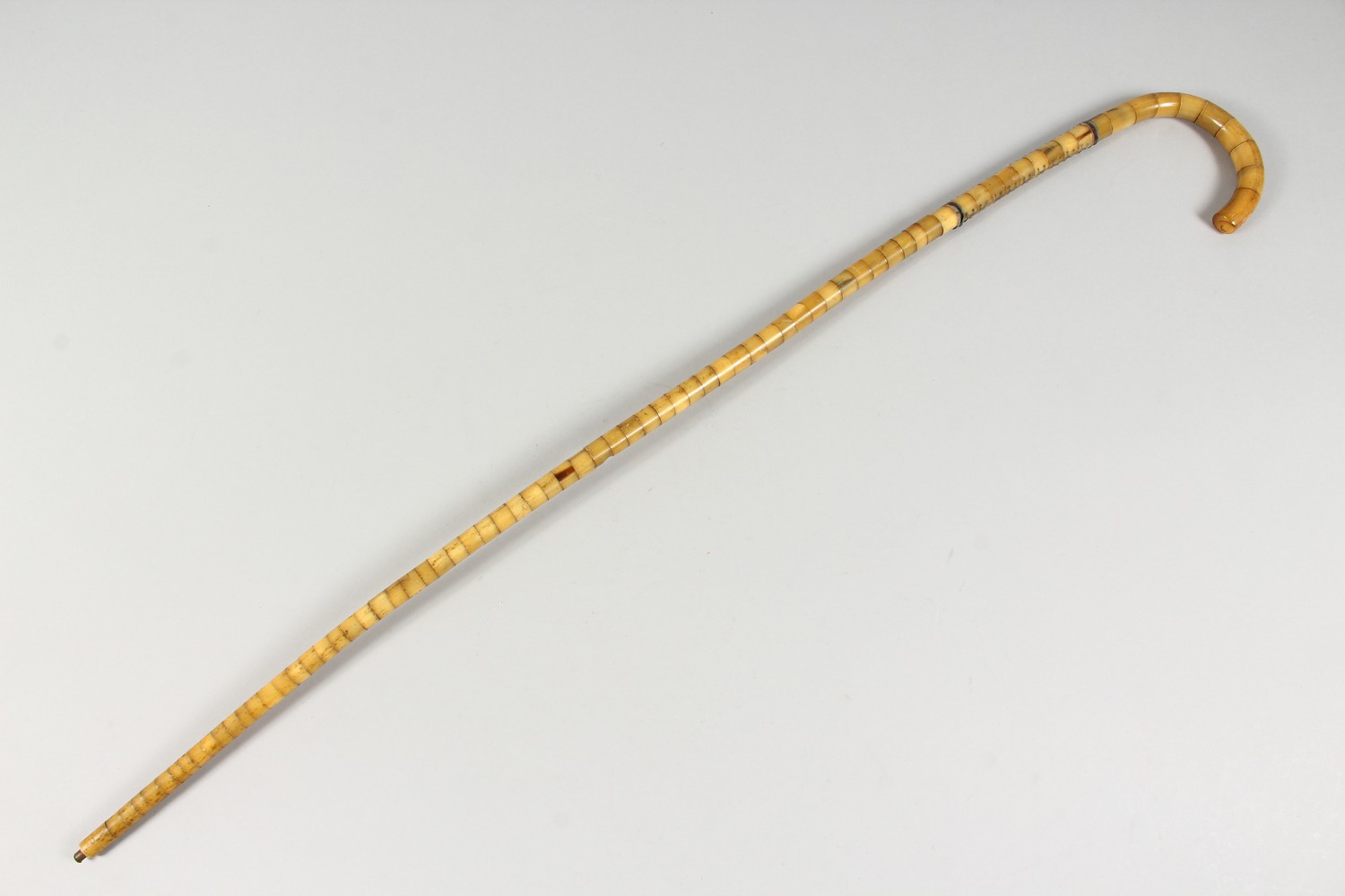 AN UNUSUAL SEGMENTED BONE WALKING STICK. 2ft 10ins long. - Image 13 of 13