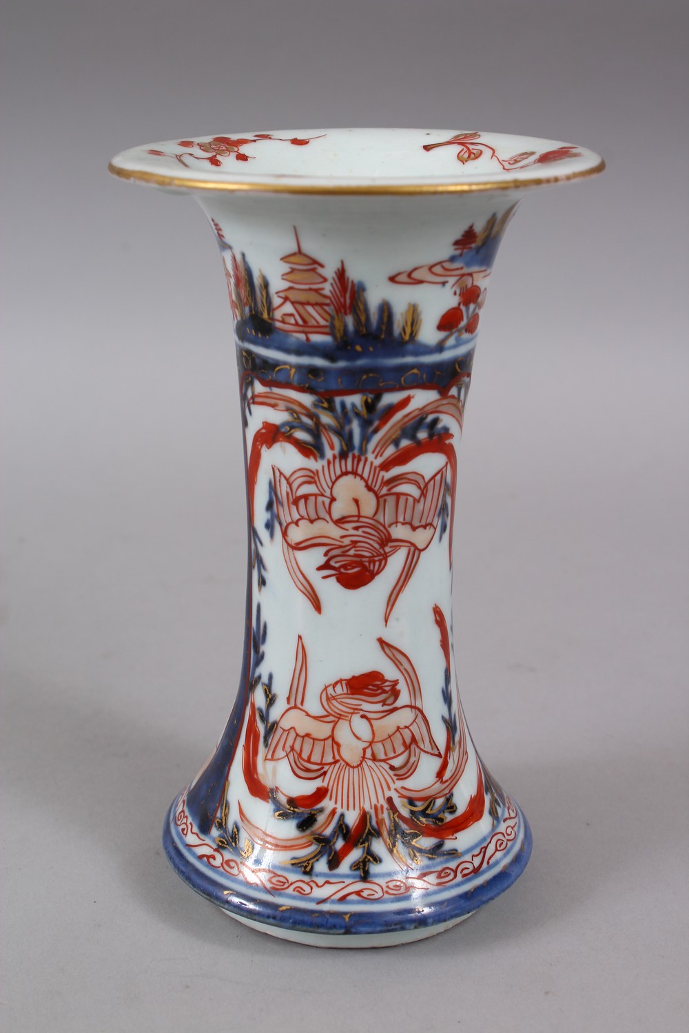 A GOOD JAPANESE EDO PERIOD IMARI PORCELAIN BEAKER, decorated with displays of ikebana and phoenix - Image 3 of 7