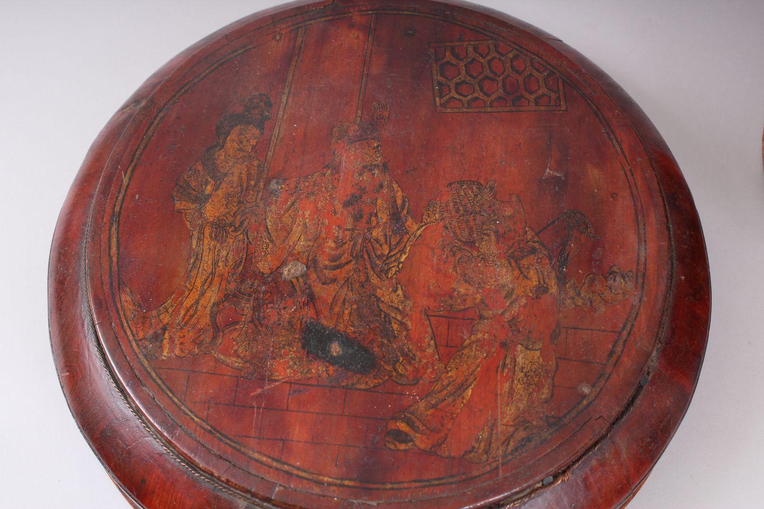 A GOOD CHINESE WOODEN & LACQUER TWO TIER WEDDING BASKET, the lid with lacquered decoration to depict - Image 3 of 3