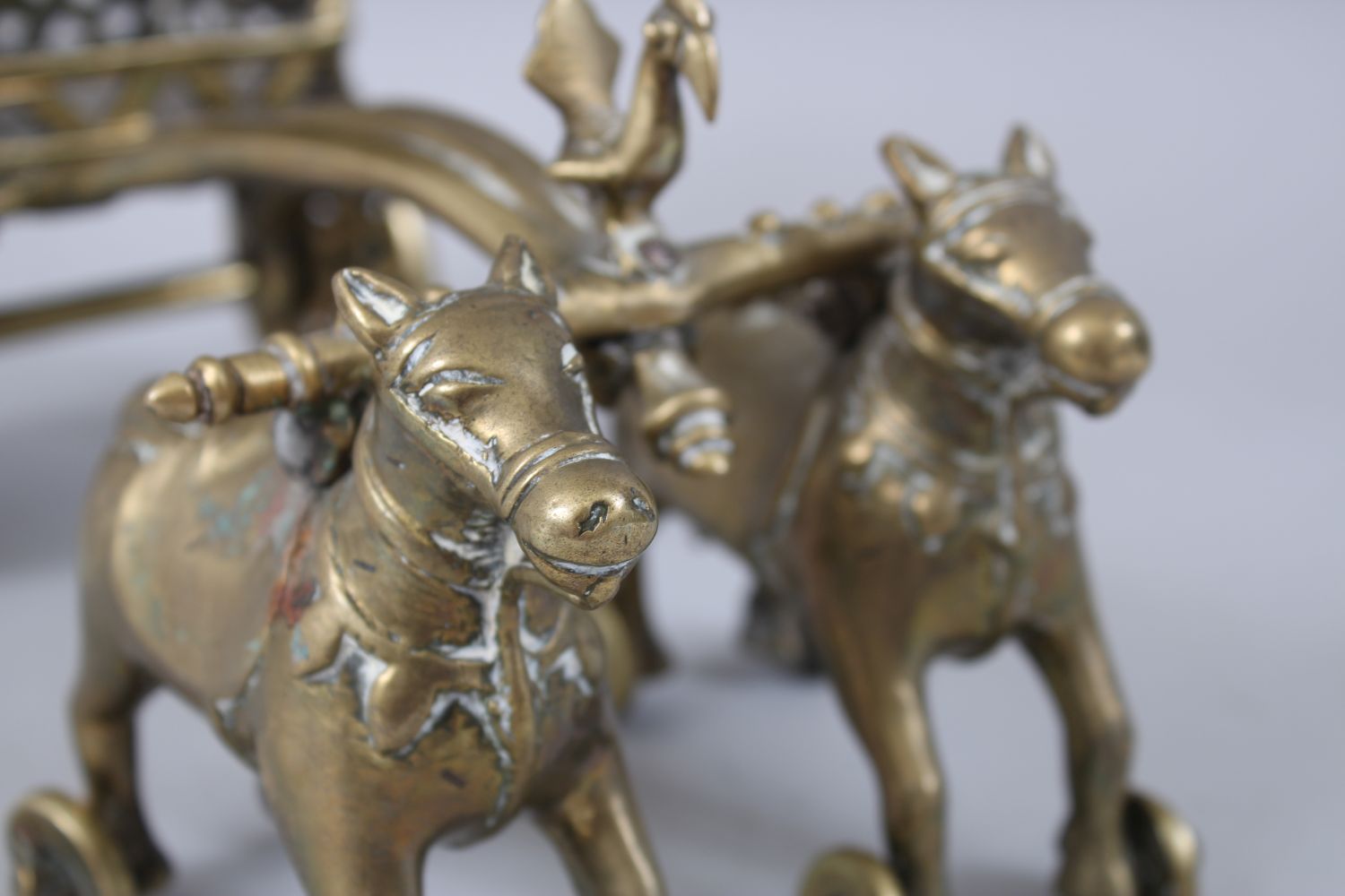 AN 18TH-19TH CENTURY INDIAN BRASS CHILDS TOY CHARIOT being pulled by two horses, 27cm long. - Image 4 of 4