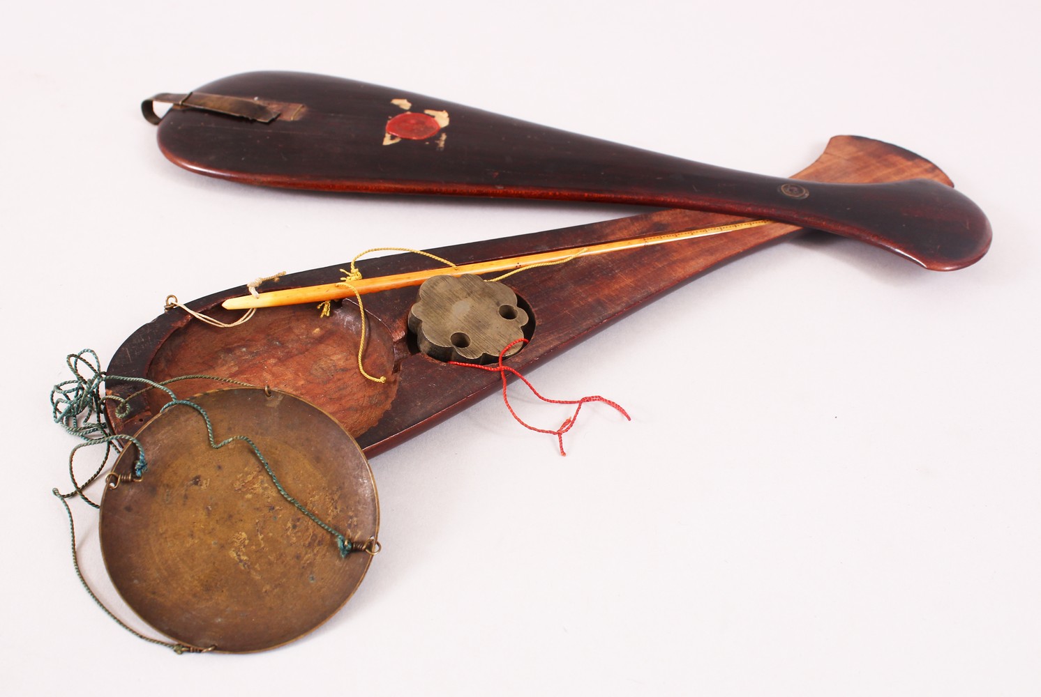 A GOOD SET OF 19TH CENTURY CHINESE OPIUM SCALES IN WOODEN BOX, the case with a wax seal, 28cm long.