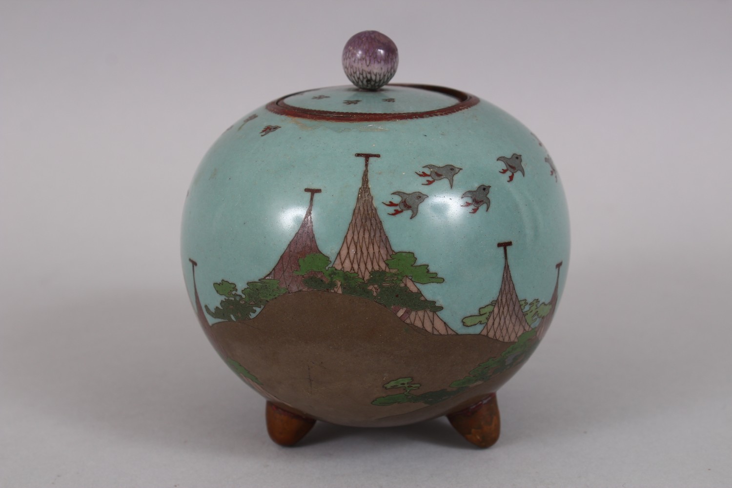 A GOOD JAPANESE MEIJI PERIOD GLOBULAR LIDDED CLOISONNE KORO, the body of the koro decorated with - Image 3 of 6