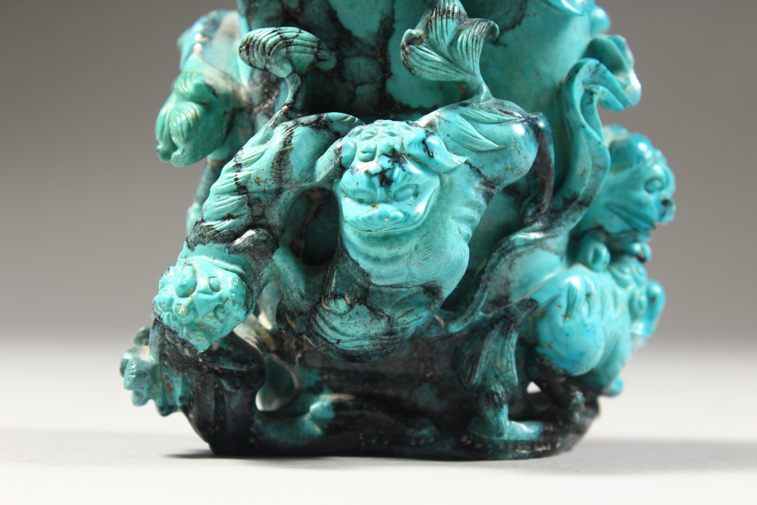 A GOOD CHINESE CARVED TURQUOISE STONE SNUFF BOTTLE / POT; the body of the bottle carved in relief - Image 2 of 9