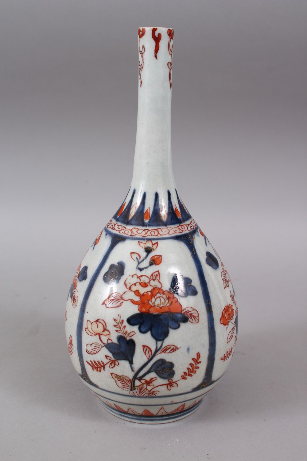 A GOOD JAPANESE EDO PERIOD IMARI PORCELAIN BOTTLE VASE, with panels of floral display with gilt - Image 2 of 8