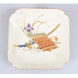 A GOOD JAPANESE MEIJI PERIOD SATSUMA SQUARE FORMED DISH, the centre with decoration of a samurai