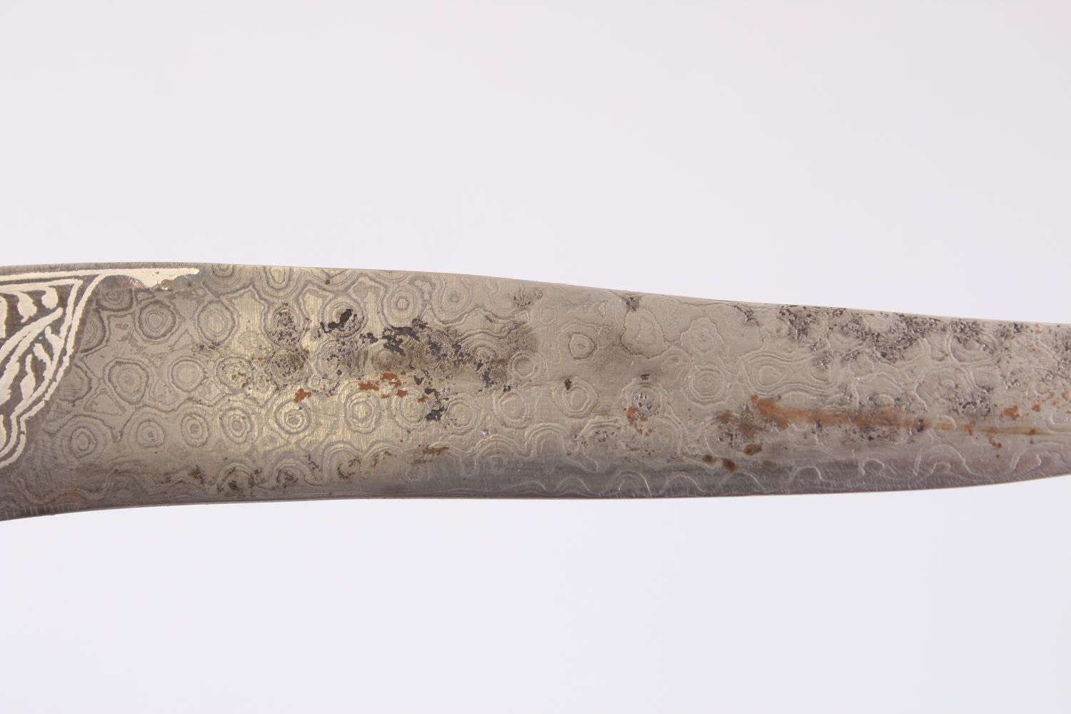 A GOOD ISLAMIC / CAUCASIAN NIELLO SILVER INLAID DAGGER / KINDJAL, the body and case inlaid heavily - Image 3 of 4