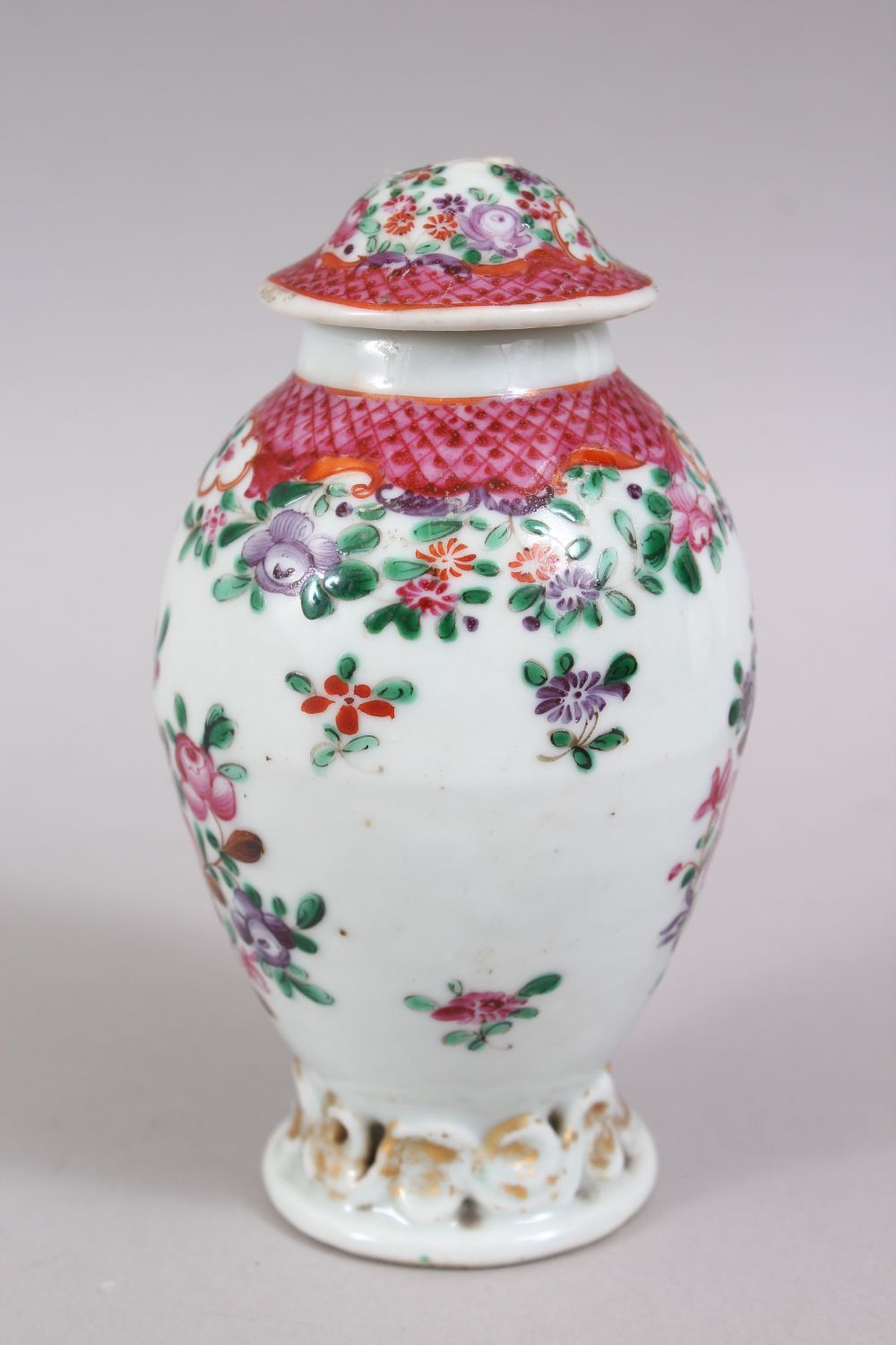 A CHINESE 19TH CENTURY FAMILLE ROSE PORCELAIN TEA CADDY, decorated with floral design, 13cm high. - Image 2 of 5