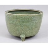 A GOOD CHINESE MING DYNASTY CELADON CRACKLE GLAZE PORCELAIN CENSOR, the crackle glaze celadon ground