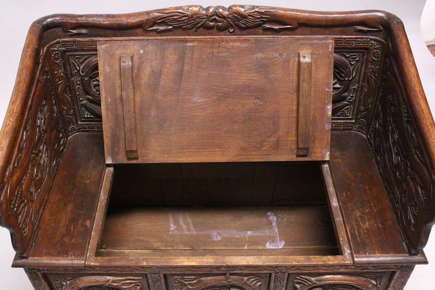 A GOOD 19TH / 20TH CENTURY CHINESE HARDWOOD SETTLE / HALL CHAIR, the bench with a lifting hinged - Image 7 of 8