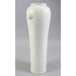 A GOOD CHINESE KANGXI STYLE BLANC DE CHINE TIN HANDLE SLENDER PORCELAIN VASE, the slender body