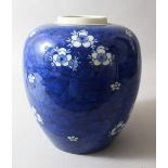 A LARGE 19TH / 20TH CENTURY CHINESE BLUE & WHITE PORCELAIN PRUNUS GINGER JAR, the body with prunus