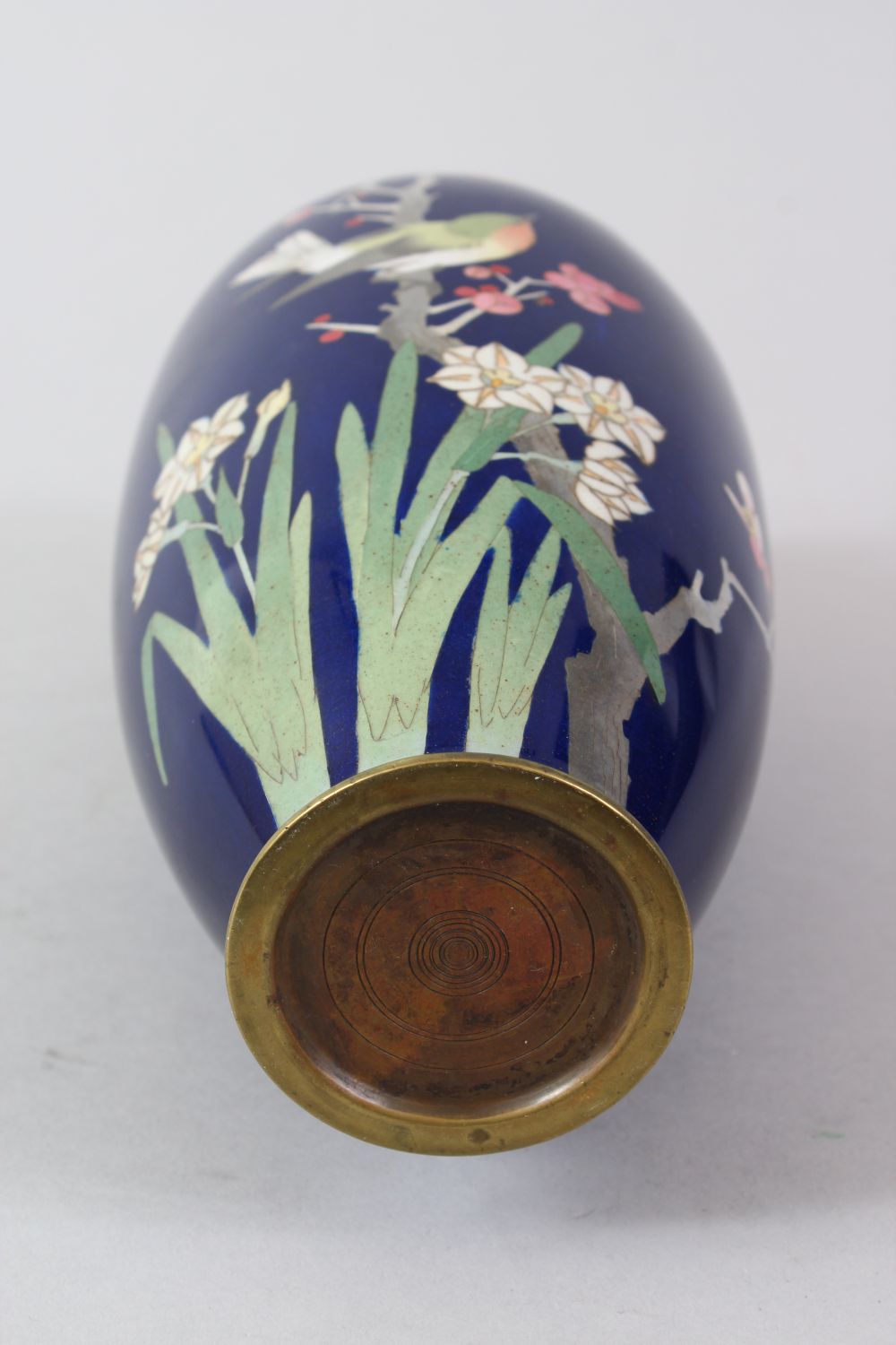 A JAPANESE MEIJI PERIOD CLOISONNE VASE, the rich blue ground with decoration of a bird amongst - Image 6 of 6