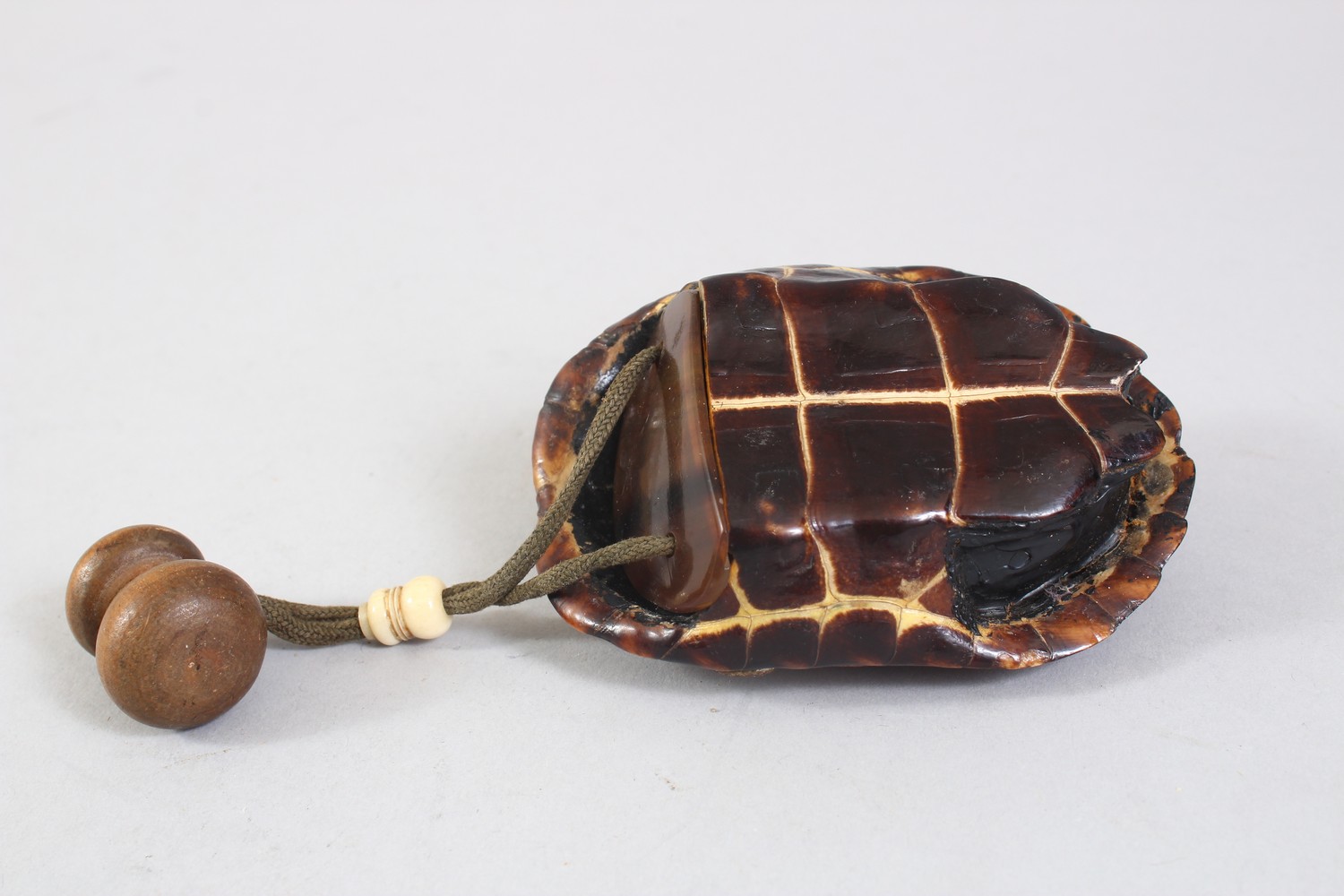 A GOOD JAPANESE MEIJI PERIOD TORTOISESHELL INRO CASE, the inro in the form of a tortoise shell, with - Image 3 of 3