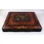 A GOOD MID 19TH CENTURY QING DYNASTY ROBE BOX, with gilt decorated black and red lacquer ground,