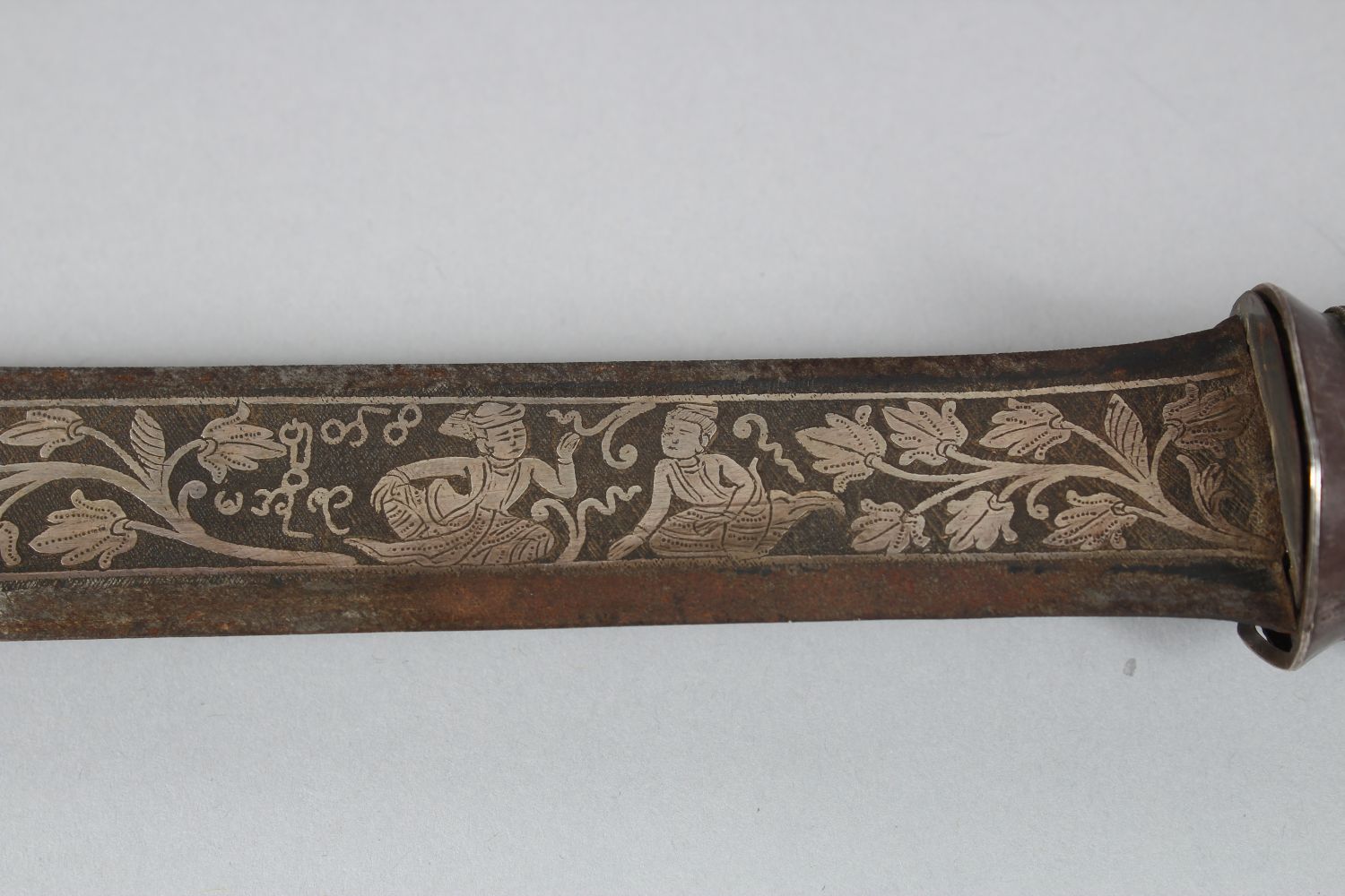 A 19TH CENTURY NIELLO INLAID SILVER HILTED BURMESE DHA SWORD, with fine silver inlaid blade and - Image 9 of 14