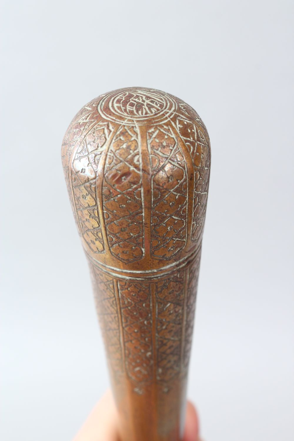 AN UNUSUAL 18TH/19TH CENTURY PERSIAN COPPER STRAINER, with engraved decoration 38 cm long. - Image 3 of 6