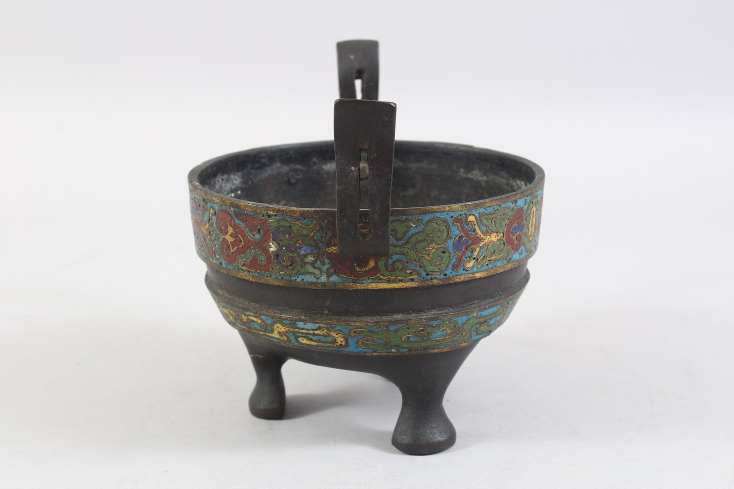 A GOOD CHINESE 19TH CENTURY OR EARLIER CLOISONNE TRIPOD CENSER, the censer with ccloisonne band - Image 4 of 7