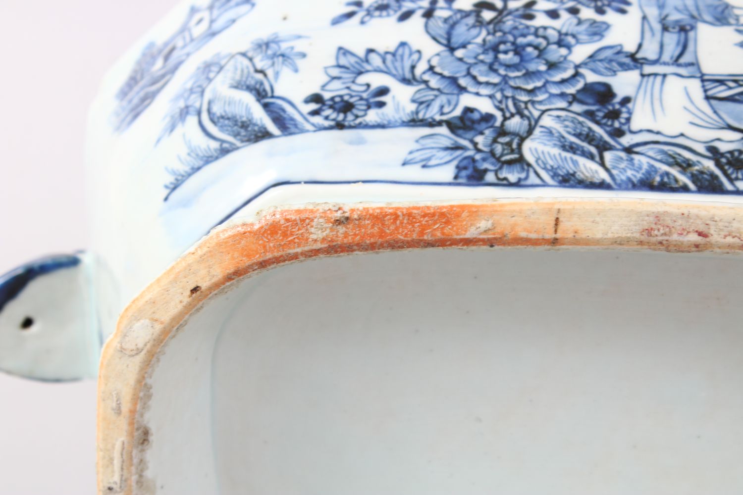 TWO 19TH CENTURY CHINESE BLUE & WHITE PORCELAIN TUREENS AND COVERS, painted with fisherman and a - Image 12 of 13