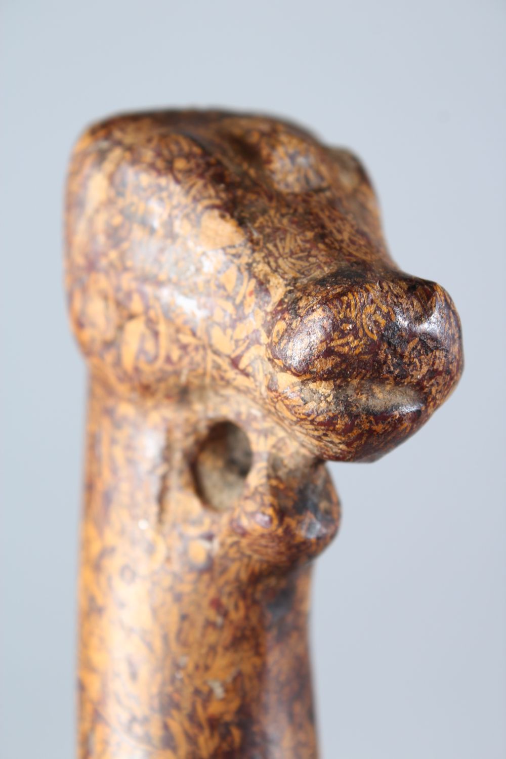 AN EARLY INDIAN CARVED STONE DAGGERS HANDLE IN THE FORM OF A HORSES HEAD, 14cm long. - Image 6 of 6